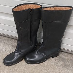 Vintage boots in black